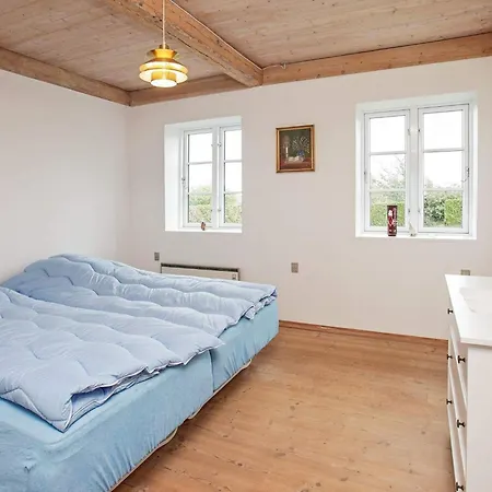 7 Person In Faaborg-by Traum